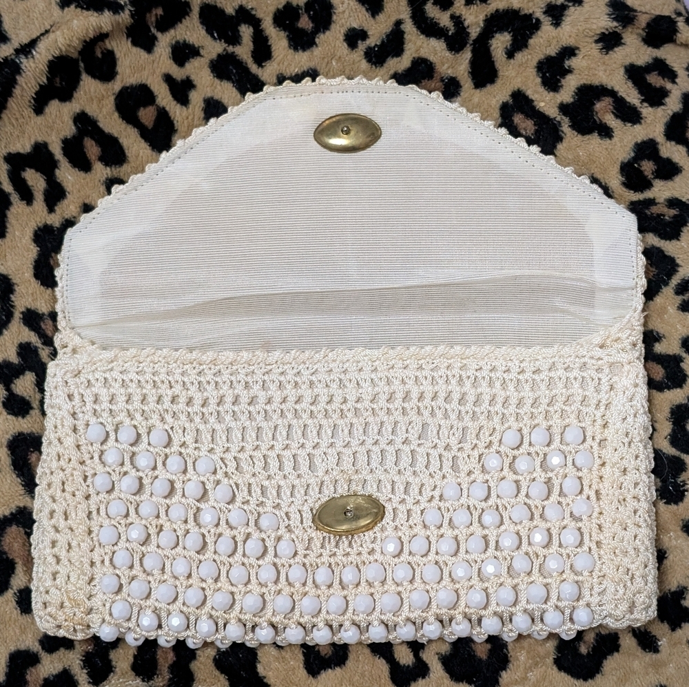Vintage 1950s Bobbie Jerome beaded crochet ivory clutch - Picture 3 of 9